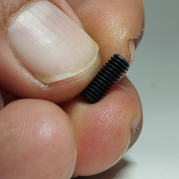 پیچ آلن مغزی مدل HI5 4Mx10MM بسته 10 عددی